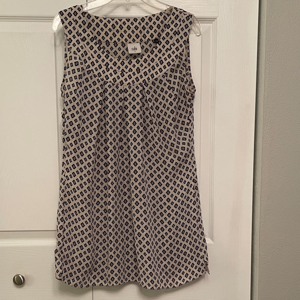CAbi Cream Sleeveless Diamond-Print Blouse